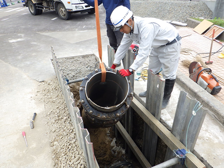 中島大橋架替えに伴うガス及び水道施設撤去工事